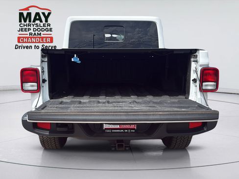 Certified 2025 Jeep Gladiator Sport AWD/4WD image 13