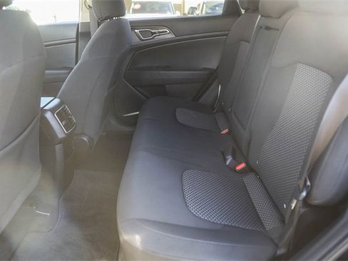 Used 2023 Kia Sportage LX image 19