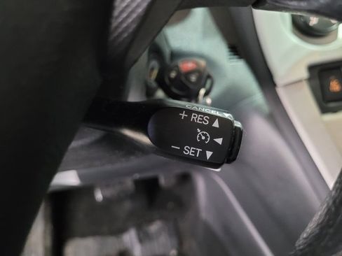 Used 2010 Pontiac Vibe Base image 27