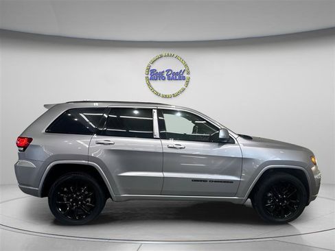 Used 2021 Jeep Grand Cherokee Laredo X AWD/4WD image 7