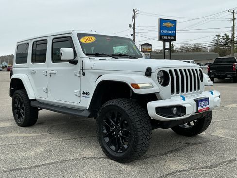 Used 2021 Jeep Wrangler Unlimited Sahara AWD/4WD image 4