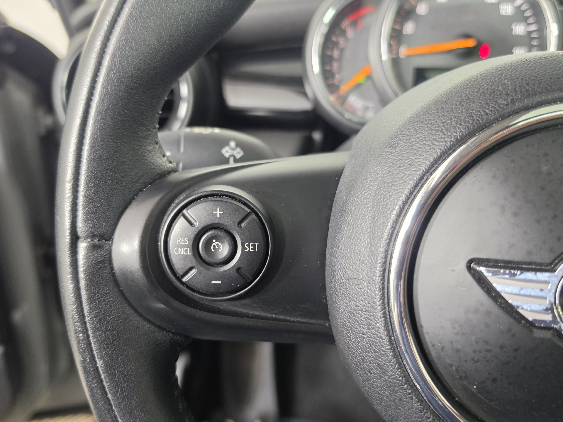Used 2016 MINI Cooper 2-Door Hardtop FWD image 8