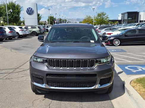 Used 2023 Jeep Grand Cherokee L Limited w/ Luxury Tech Group II AWD/4WD image 12