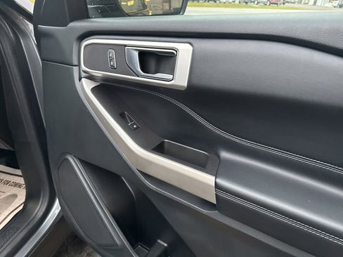 Used 2022 Ford Explorer XLT w/ Equipment Group 202A image 45