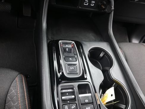 Used 2025 Honda Pilot Sport image 27