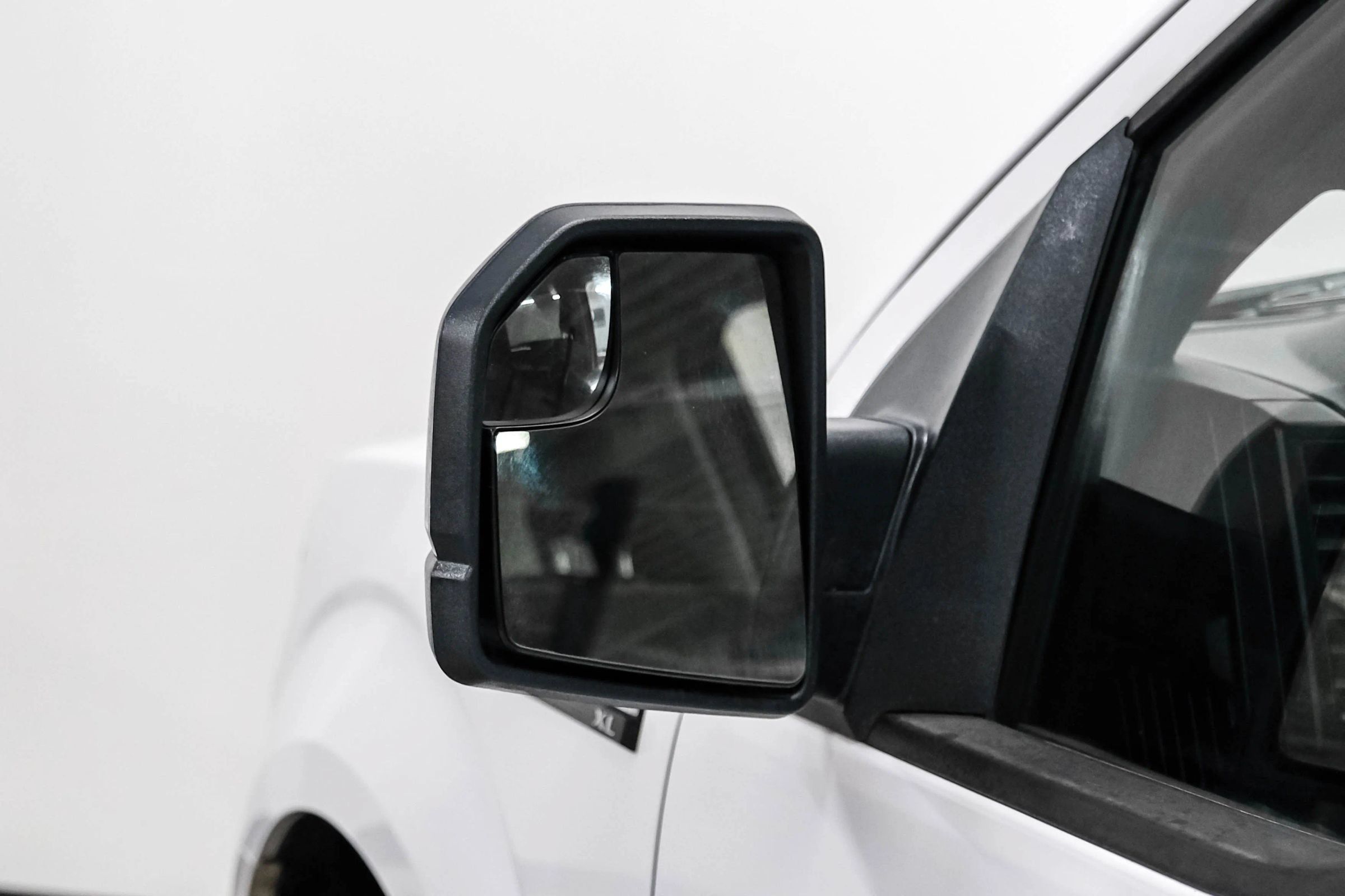 Used 2017 Ford F150 XL w/ Equipment Group 101A Mid AWD/4WD image 37