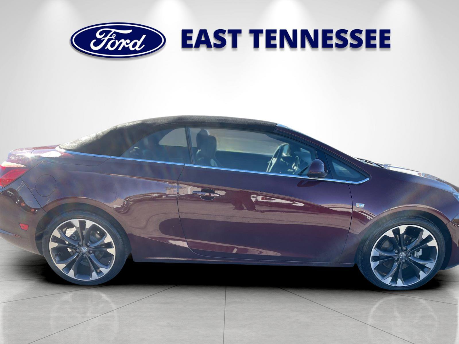 Used 2019 Buick Cascada Premium FWD image 2