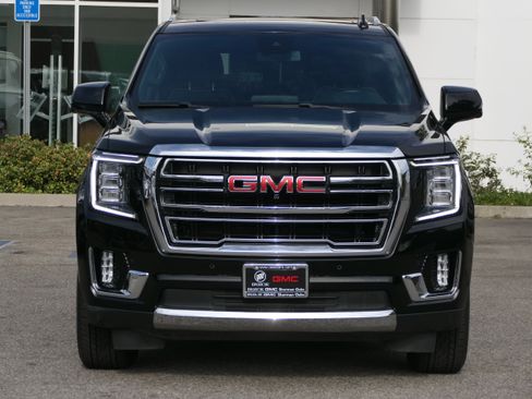 Used 2023 GMC Yukon SLT w/ SLT Premium Package AWD/4WD image 8