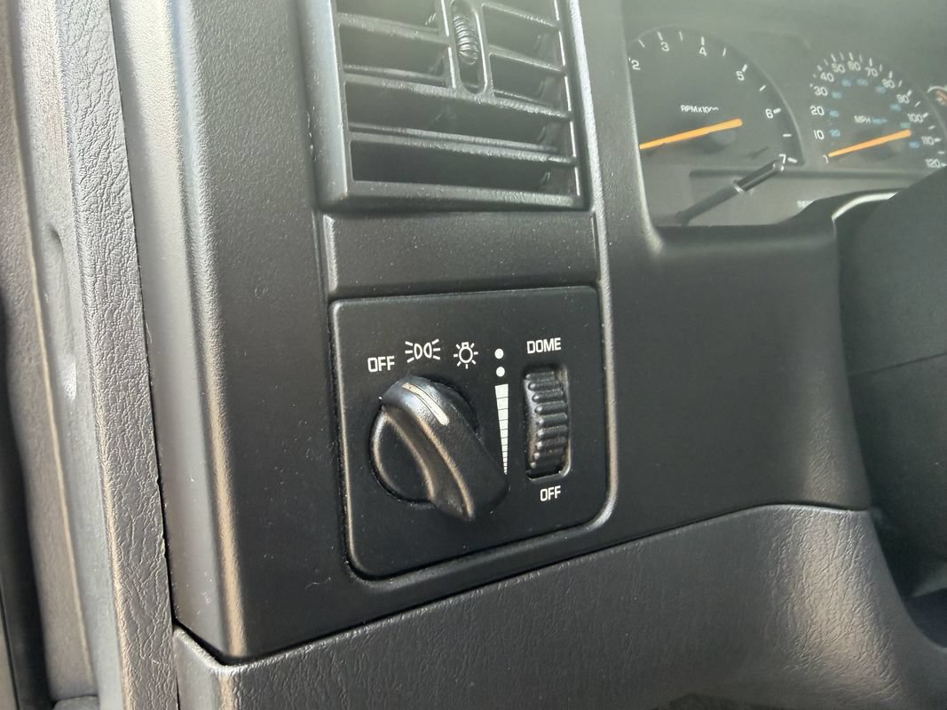 Used 2001 Dodge Dakota 2WD Club Cab image 12