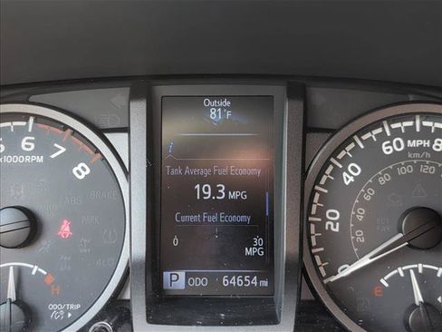 Used 2016 Toyota Tacoma TRD Sport w/ Towing Package AWD/4WD image 13