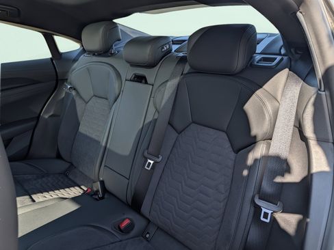 Used 2023 Audi e-tron GT Premium Plus image 21