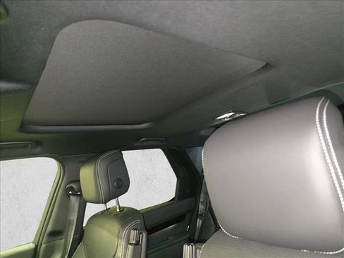 New 2026 Land Rover Discovery S AWD/4WD image 29
