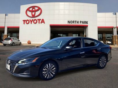 Used 2025 Nissan Altima 2.5 SV
