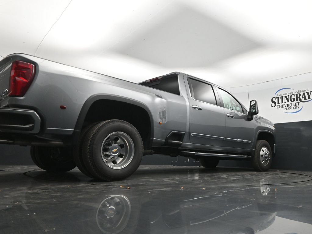 Used 2026 Chevrolet Silverado 3500 High Country w/ Technology Package AWD/4WD image 32