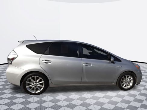 Used 2014 Toyota Prius V Five image 5