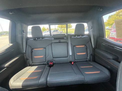 Used 2025 GMC Sierra 1500 AT4 w/ AT4 Premium Package AWD/4WD image 18