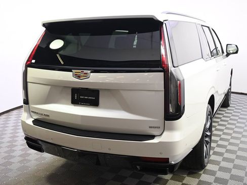 Used 2023 Cadillac Escalade ESV Sport image 6