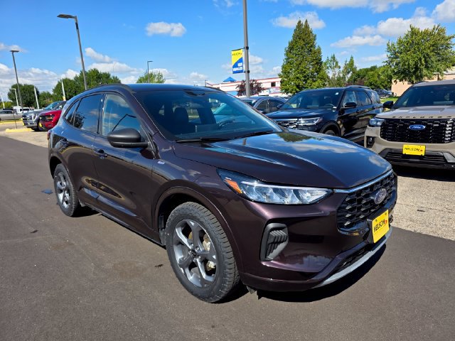 Used 2023 Ford Escape ST-Line w/ Tech Pack #1 AWD/4WD image 5