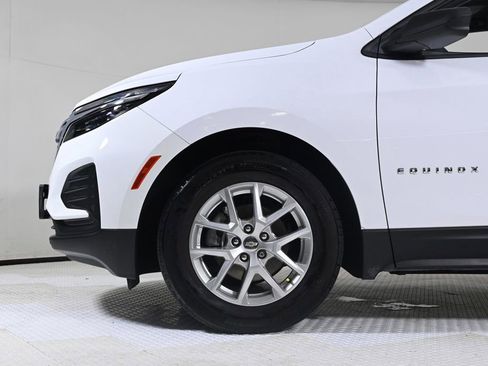 Used 2024 Chevrolet Equinox LS w/ LS Convenience Package image 24