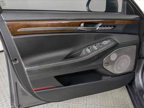 Used 2017 Genesis G90 5.0 Ultimate RWD image 13