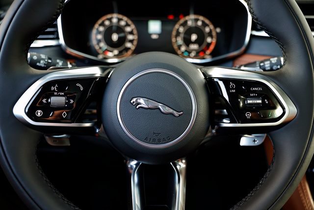 New 2026 Jaguar F-PACE R-Dynamic S AWD/4WD image 39