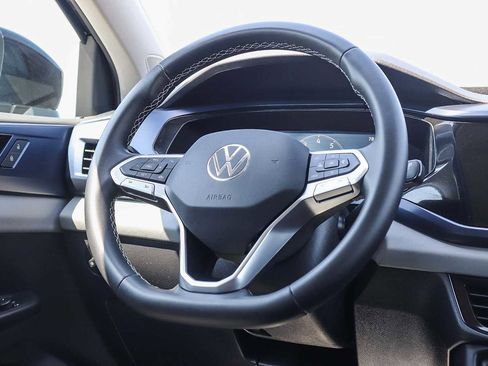 Used 2022 Volkswagen Taos SE image 14