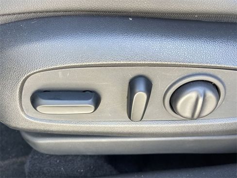 Used 2021 Chevrolet TrailBlazer ACTIV w/ Convenience Package image 12