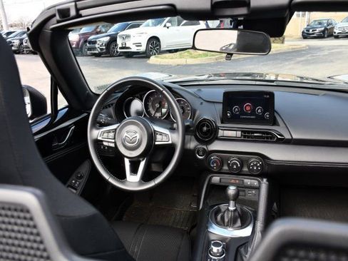Used 2023 MAZDA MX-5 Miata Club image 13