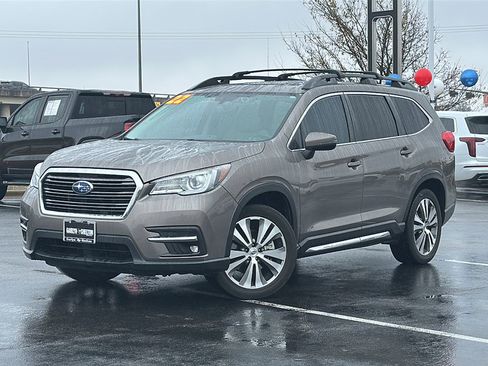 Used 2022 Subaru Ascent Limited w/ Technology Package image 2