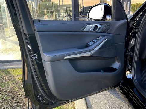 Used 2022 BMW X7 xDrive40i w/ Parking Assistance Package image 21