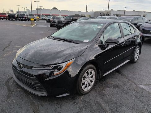Certified 2026 Toyota Corolla LE FWD image 3