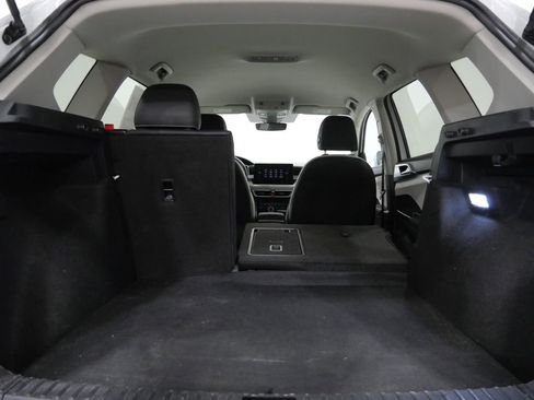 Used 2025 Volkswagen Taos SE image 25