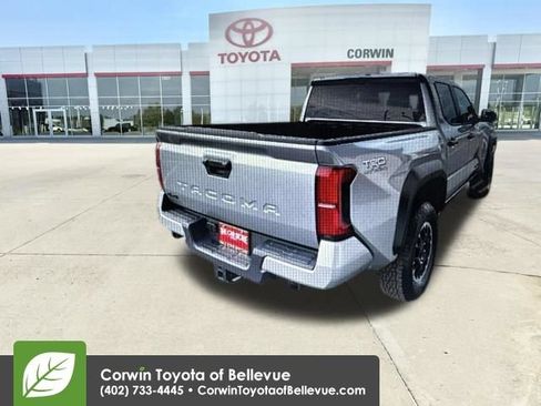 Used 2025 Toyota Tacoma TRD Off-Road AWD/4WD image 10