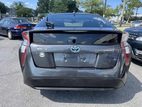 Used 2017 Toyota Prius Two FWD image 7