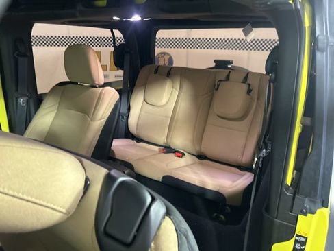 Used 2022 Jeep Wrangler Sport AWD/4WD image 35