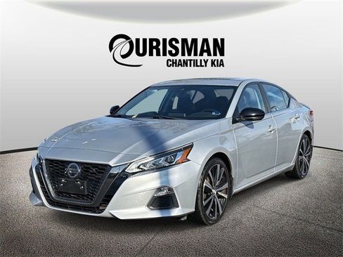 Used 2020 Nissan Altima 2.5 SR w/ Premium Package image 5