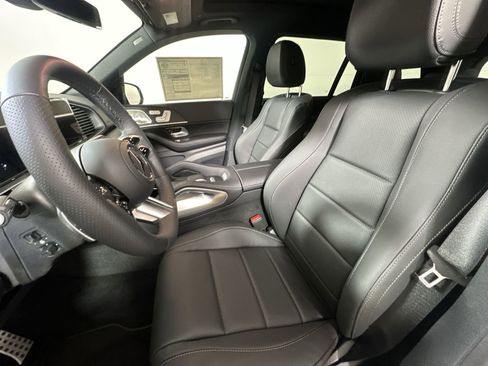 New 2025 Mercedes-Benz GLS 450 4MATIC image 11
