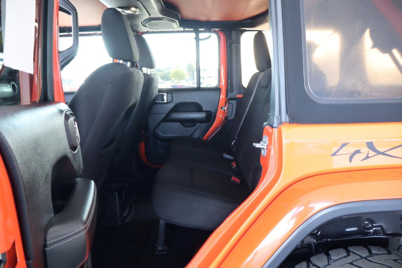 Used 2019 Jeep Wrangler Unlimited Sahara AWD/4WD image 31