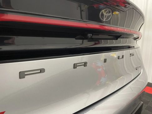 Used 2025 Toyota Prius LE FWD image 13