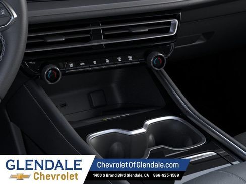 New 2027 Chevrolet Traverse LT w/ Midnight/Sport Edition FWD image 23