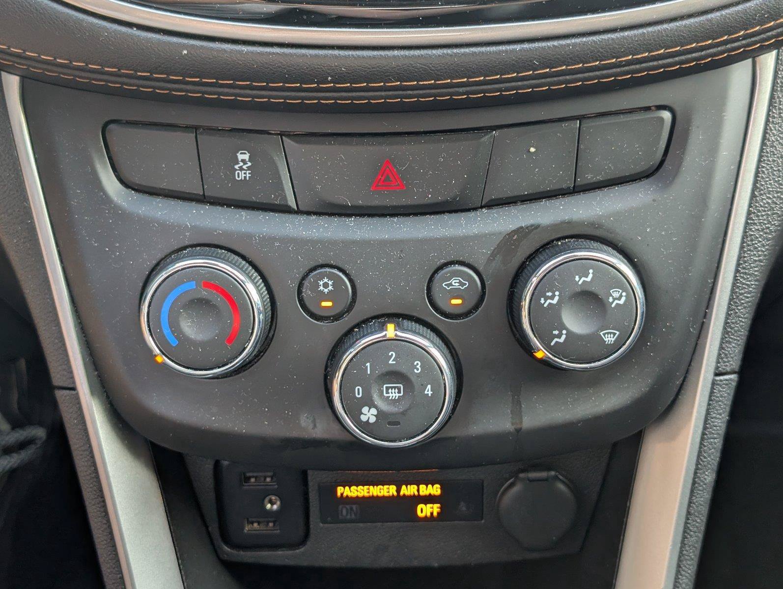 Used 2022 Chevrolet Trax LT w/ LT Convenience Package FWD image 23