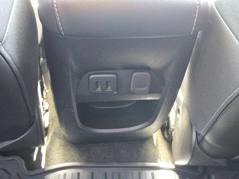Used 2018 Chevrolet Colorado ZR2 AWD/4WD image 23
