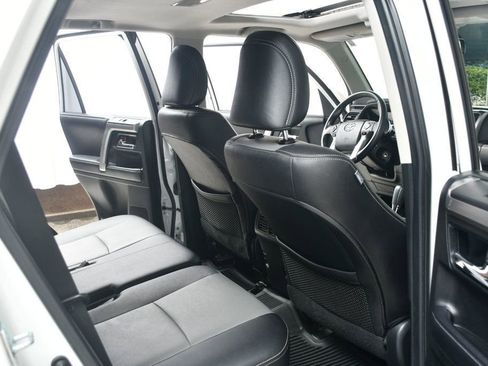 Used 2018 Toyota 4Runner SR5 Premium image 38