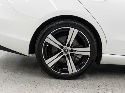 Used 2025 Mercedes-Benz C 300 4MATIC Sedan image 35