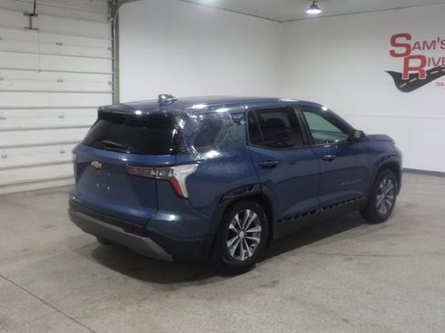 Used 2025 Chevrolet Equinox LT w/ Safety and Technology Package AWD/4WD image 4