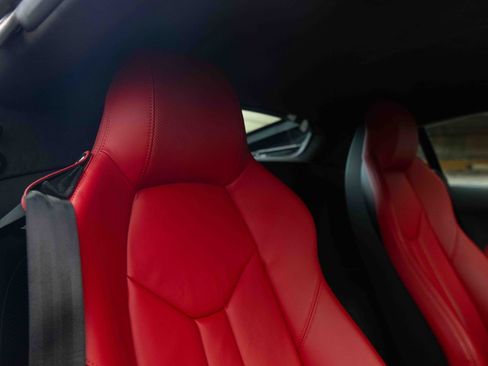 Used 2018 Audi R8 V10 RWD image 14