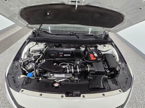 Used 2018 Honda Accord Touring image 40