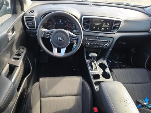 Used 2020 Kia Sportage LX image 19