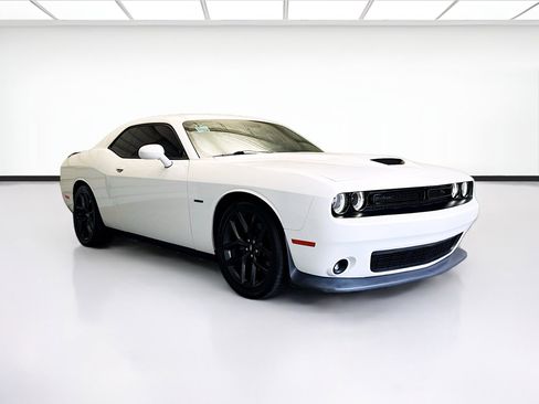 Used 2019 Dodge Challenger R/T w/ Blacktop Package RWD image 3