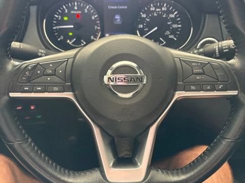 Certified 2020 Nissan Rogue SV FWD image 8
